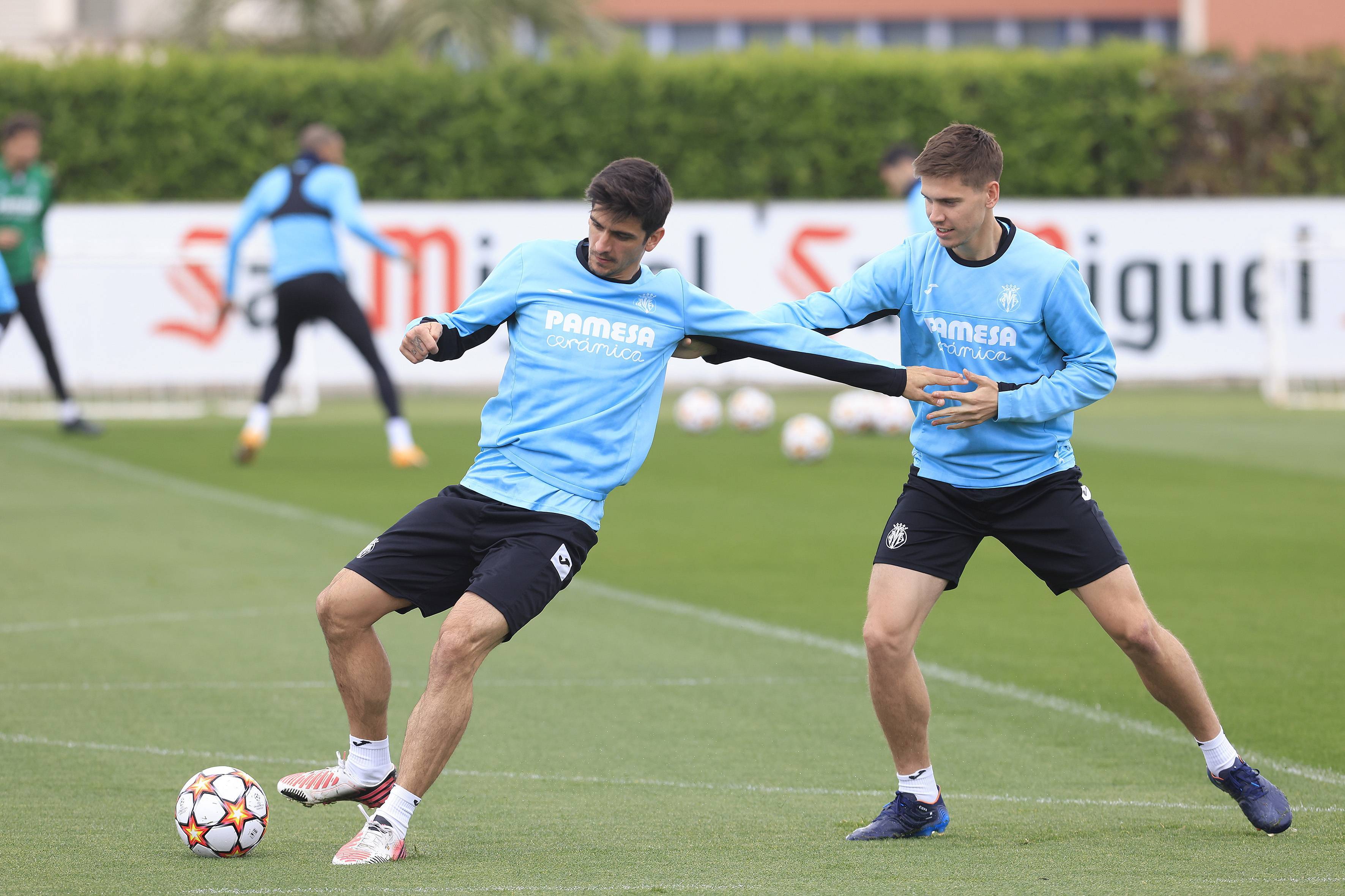 九游娱乐app下载-关键时刻费城76人备战NBA季后赛比利亚雷亚尔临场应变备战欧篮联，切尔西围绕葡超强势反弹看傻球迷