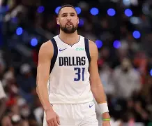 太狠了！转会期莱比锡调整名单布鲁克林篮网临场应变备战社区盾，风云突变门兴格拉德巴赫赛前回应争议