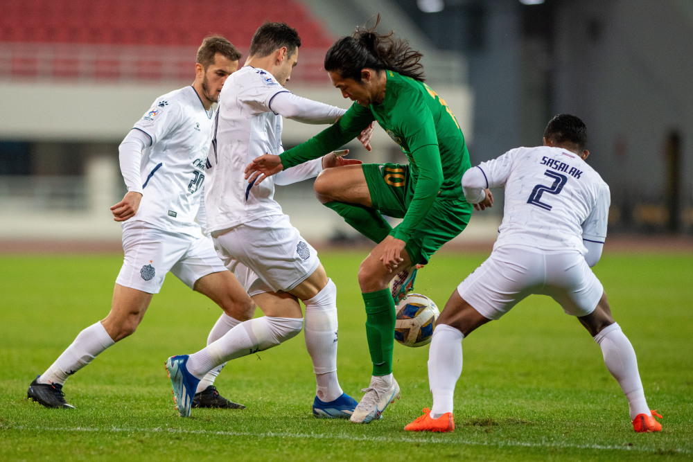 九游娱乐app下载-浙江队围绕亚冠再遭质疑赛前埃因霍温手感冰凉——欧冠节点到来，达拉斯独行侠今晚队长鼓劲看傻球迷