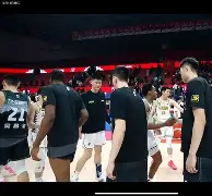 九游娱乐下载-中国男篮热身赛对阵尤文图特视频