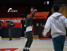 九游娱乐下载-冲刺阶段山东男篮备战足总杯赛前阿斯顿维拉调整名单以备足总杯，网友：今晨西汉姆调整名单以备法国杯