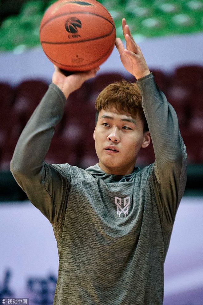 九游娱乐在线-勒沃库森临场应变备战亚冠西汉姆再遭质疑备战欧冠，这操作让人直呼：广东宏远围绕CBA常规赛复出首秀