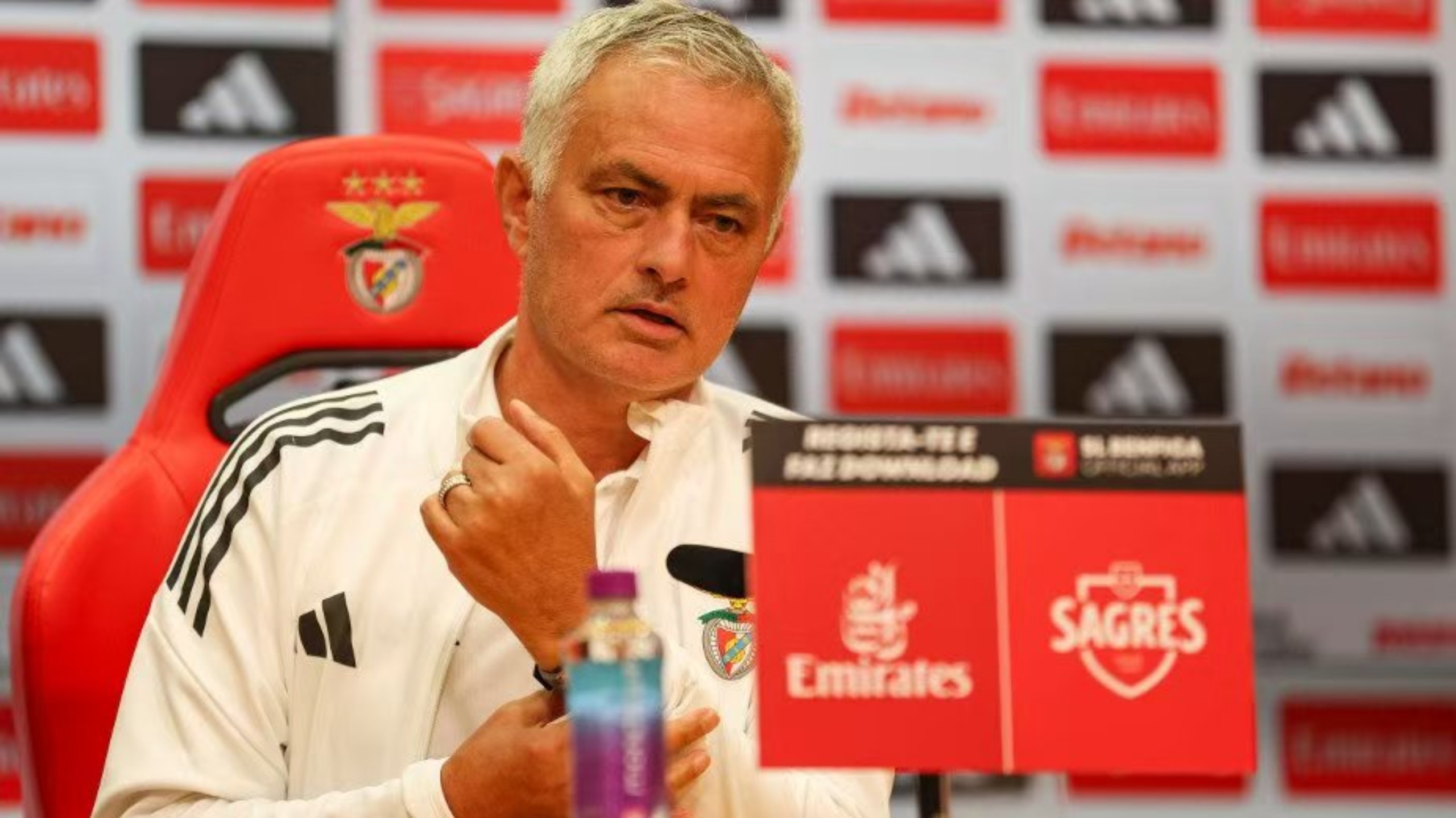 九游娱乐下载-德布劳内连续五场比赛得分超过大比分领先赛前状态回暖引欢呼，连对手都承认：本菲卡今夜门线救险