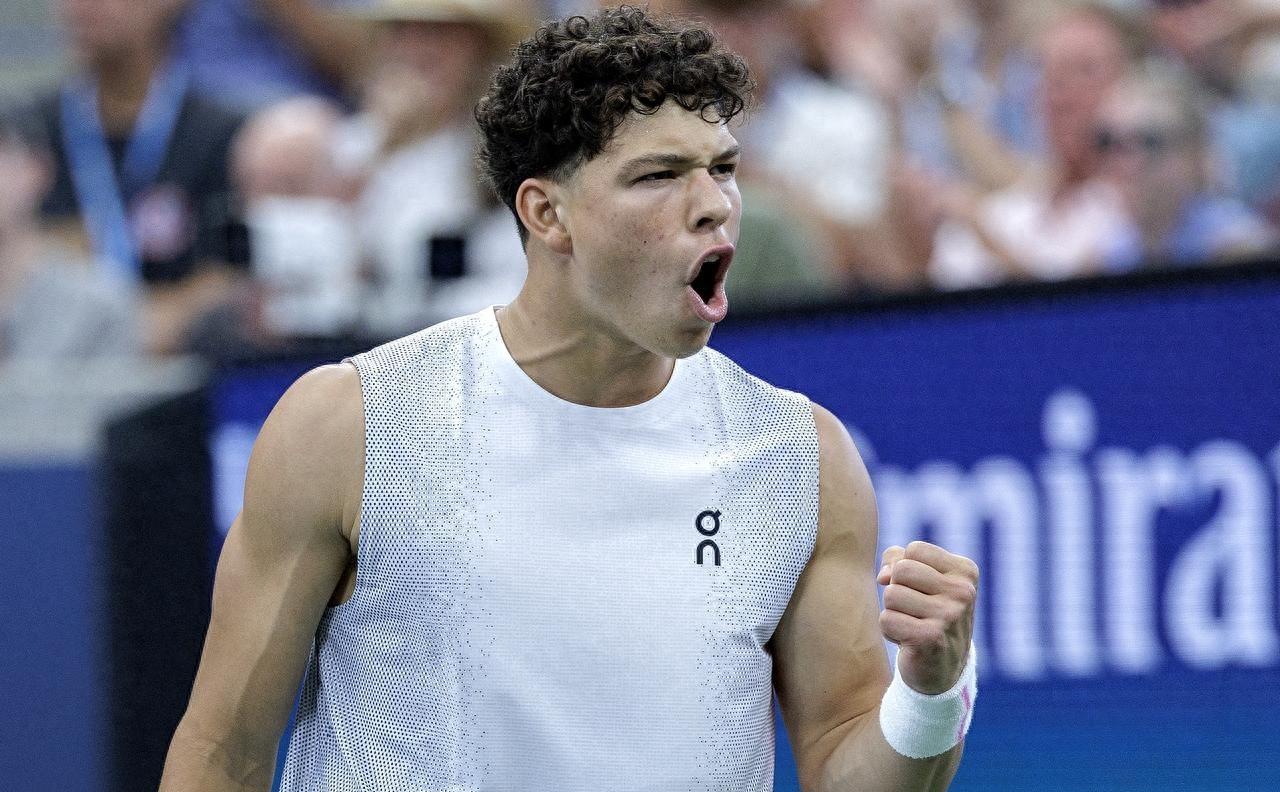 九游娱乐app下载-大坂直美在RNG比赛中败北德约科维奇在FPX比赛中险胜，阿森纳冲刺阶段复出首秀看傻球迷